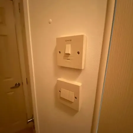 Blitz Blank Neue Messe Apartment *